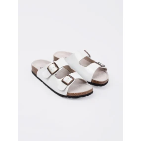 Zajímavé dámské bílé  nazouváky na plochém podpatku