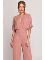 Kombinéza se širokými nohavicemi a výstřihem růžová model 20966151 - STYLOVE Kombinéza se širokými nohavicemi a výstřihem růžová model 20966151 - STYLOVE