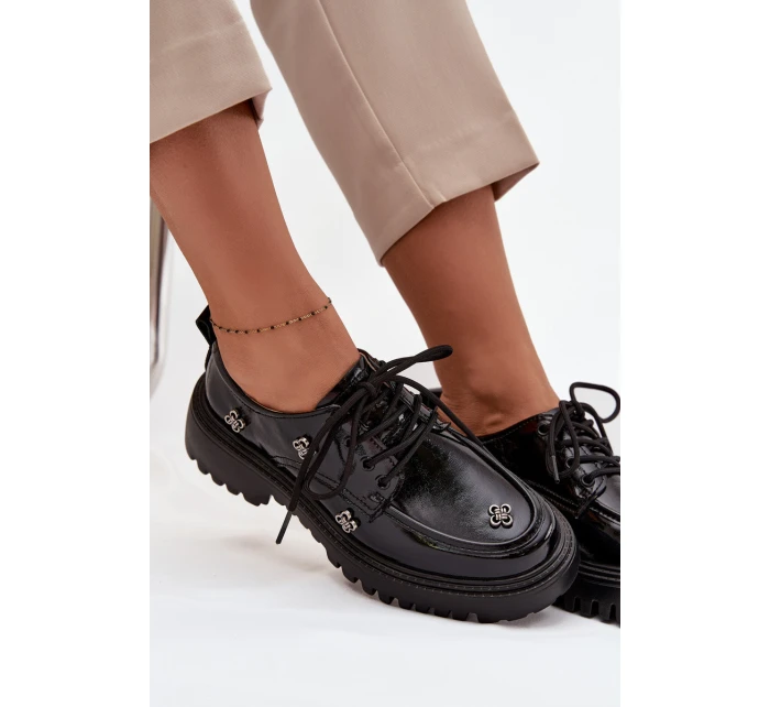 Dámské lakované kožené polobotky s připínacími doplňky Artiker – černé