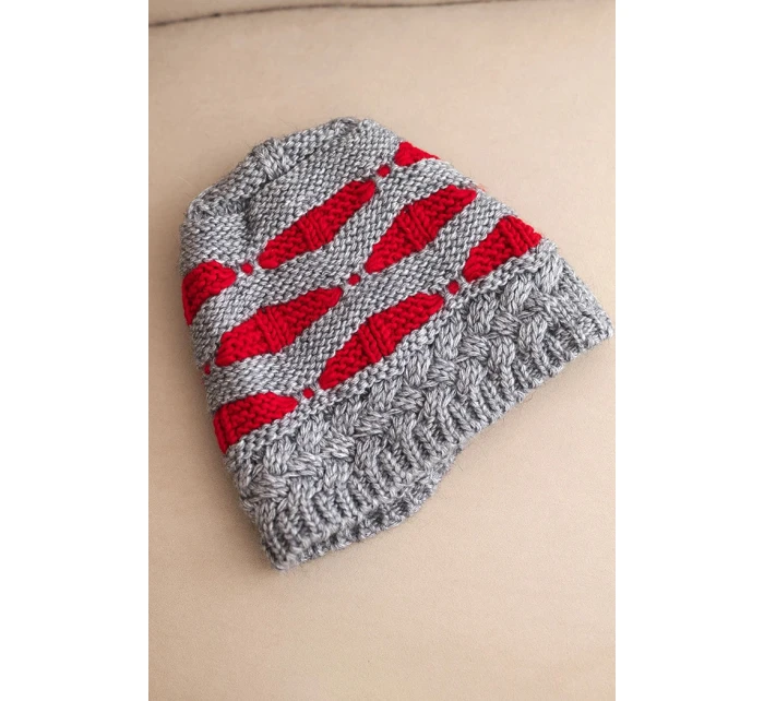Dámská zimní čepice z vlny v hrubém pletení a pruhy K465 šedá + červená Dámská zimní čepice z vlny v hrubém pletení a pruhy K465 šedá + červená