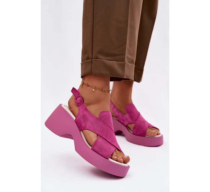 Kožené dámské sandály na platformě model 22101332 Fuchsiová - S.Barski Kožené dámské sandály na platformě model 22101332 Fuchsiová - S.Barski