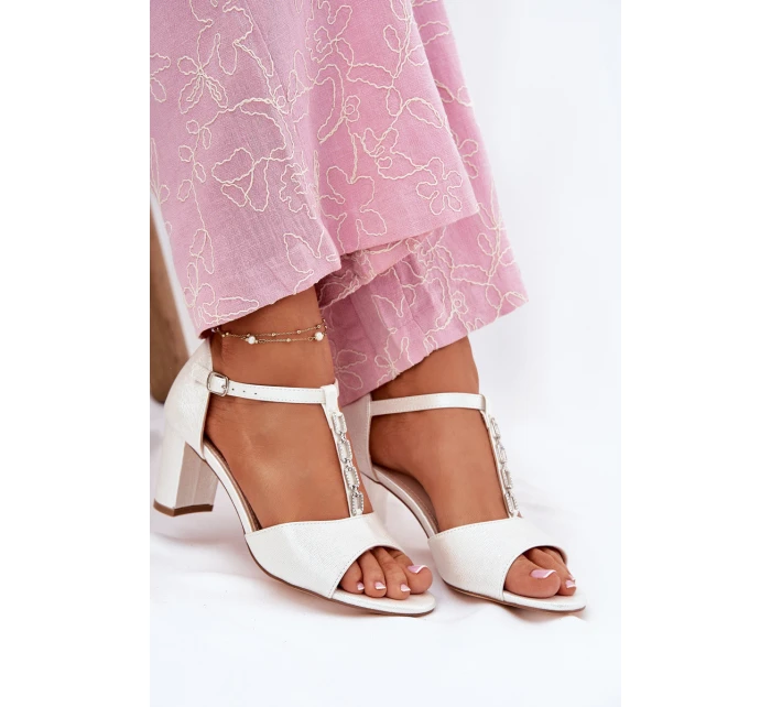 Dámské Sandály Na Podpatku S Dekorativním Páskem Eko Kůže Bílé Triavera