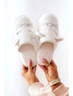 Lesklé pantofle bílé model 21570304 - EVENTO