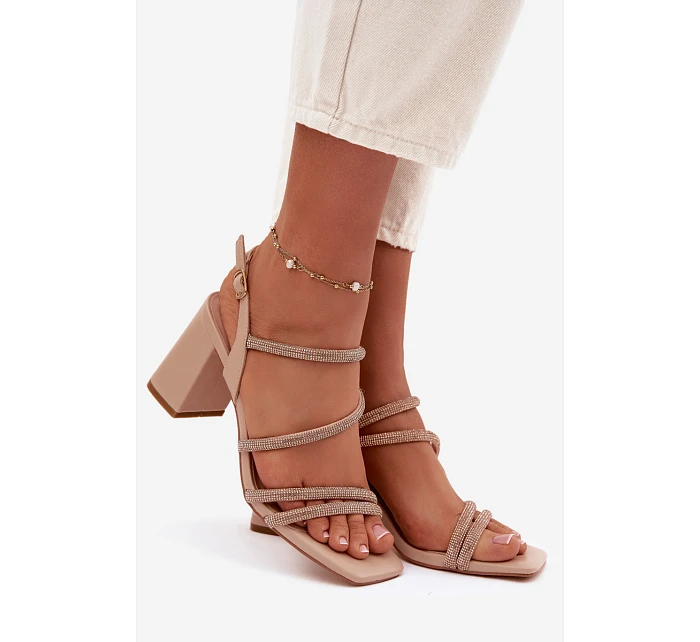 Dámské sandály na podpatku s pásky a kamínky Béžové model 22067121 - Boto Dámské sandály na podpatku s pásky a kamínky Béžové model 22067121 - Boto
