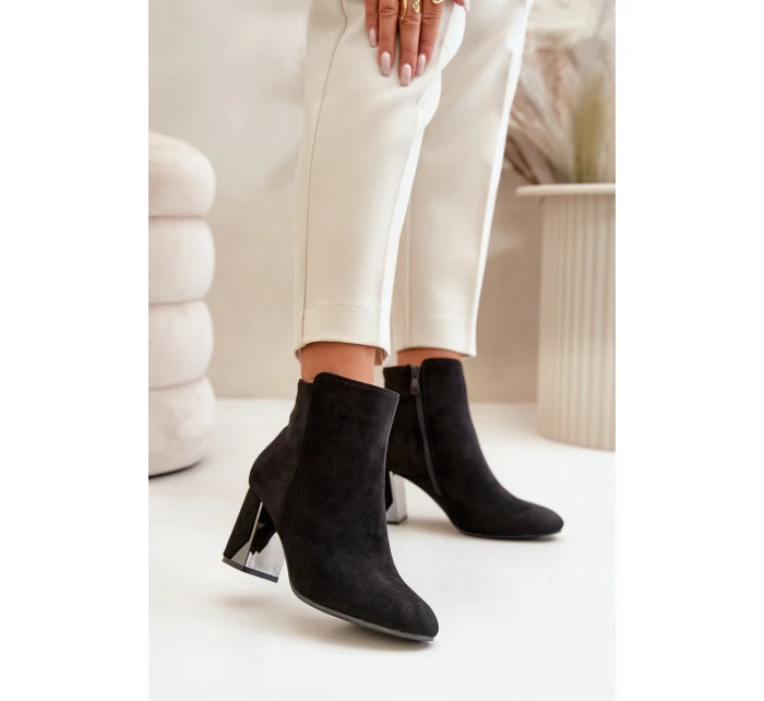 Zateplené Kotníkové Boty Na Podpatku S Zrcadlovým Prvkem Černé Silvare Zateplené Kotníkové Boty Na Podpatku S Zrcadlovým Prvkem Černé Silvare