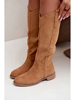 Dámské kozačky na nízkém podpatku camel model 22349395 - Boto