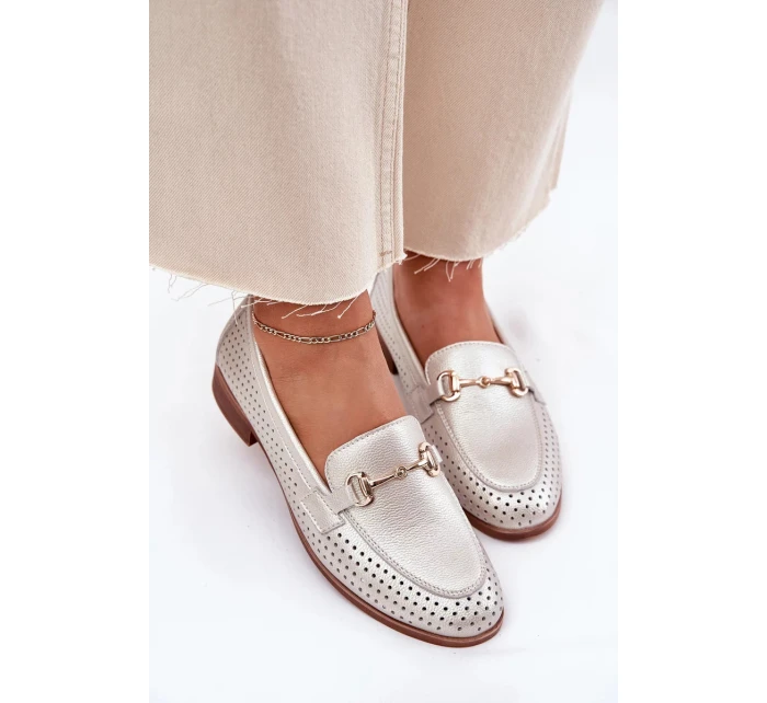 Dámské kožené mokasíny se zdobením na plochém podpatku S.Barski – stříbrné Dámské kožené mokasíny se zdobením na plochém podpatku S.Barski – stříbrné