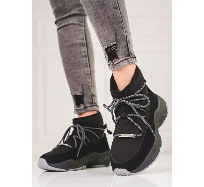 Praktické dámské  sněhule černé bez podpatku