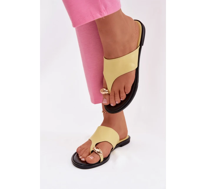 Dámské ploché eko kožené nazouváky se zlatým detailem Žluté Lavessa