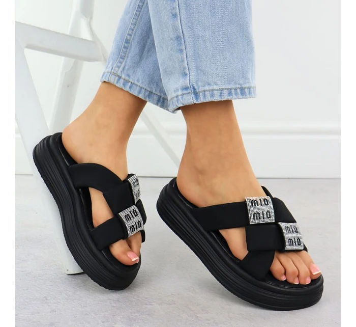 Dámské žabky na platformě se zirkony černé Potocki 16347 Dámské žabky na platformě se zirkony černé Potocki 16347