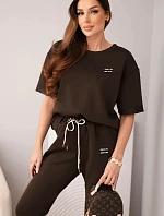 Dámský komplet viskózový s krátkým rukávem a kalhotami s ohrnutými nohavicemi hnědý