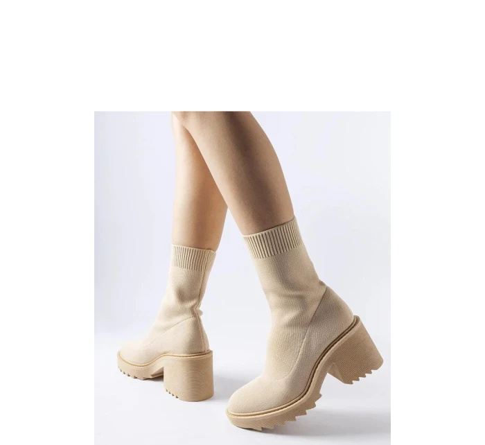 Boty na podpatku model 206510 Solea Boty na podpatku model 206510 Solea