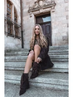 Dámské kotníkové boty na podpatku s třásněmi a zlatými přezkami čokoládové Evelisse Dámské kotníkové boty na podpatku s třásněmi a zlatými přezkami čokoládové Evelisse