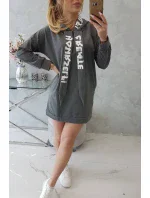 Oversize šaty s kapucí v grafitové barvě Oversize šaty s kapucí v grafitové barvě