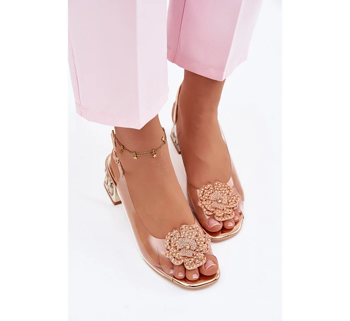 Průhledné sandály na klínku s krystaly a květinou model 22102726 - VINCEZA