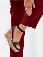 Dámské Sandály Na Klínu S Pleteninou Černé Adelio