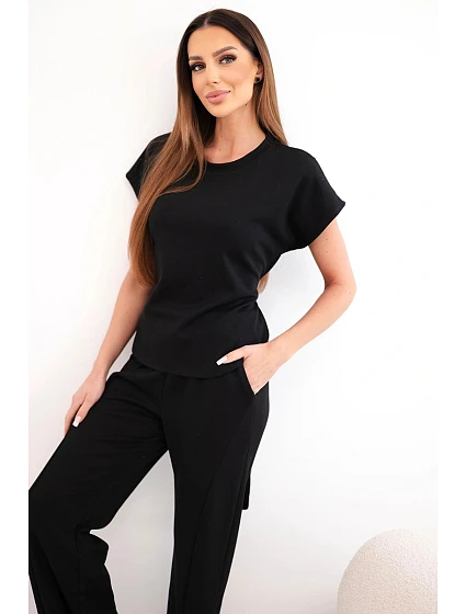 Dámský komplet z měkkého úpletu s halenkou s krátkým rukávem a kalhotami se širokými nohavicemi černý