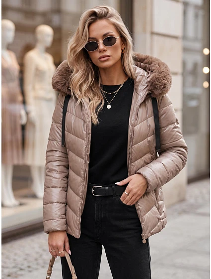 Dámská prošívaná zimní bunda s kapucí MIRIAL tmavě béžová FashionStreet TY3771 Dámská prošívaná zimní bunda s kapucí MIRIAL tmavě béžová FashionStreet TY3771