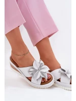 Kožené Dámské Klapky Na Platformě S Ozdobným  model 21695988 - Artiker