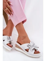 Kožené Dámské Klapky Na Platformě S Ozdobným  model 21695988 - Artiker