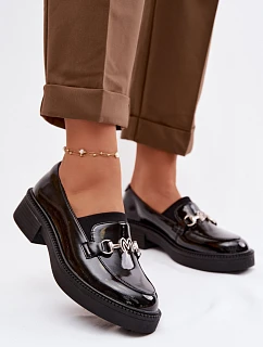 Kožené lakované mokasiny dámské s ozdobným detailem model 22100802 černé - VINCEZA