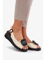 Dámské lakované kožené sandály na klínku s ozdobou - béžové Artiker Dámské lakované kožené sandály na klínku s ozdobou - béžové Artiker