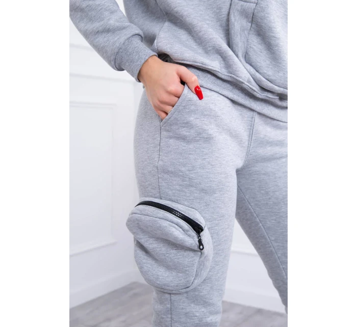 Izolovaná sada s ozdobnou kapsou šedá