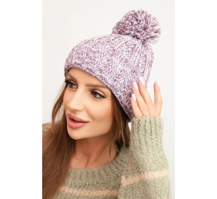 Dámská zimní čepice s bambulí z vlny model 21725326 fialová - K-Fashion Dámská zimní čepice s bambulí z vlny model 21725326 fialová - K-Fashion