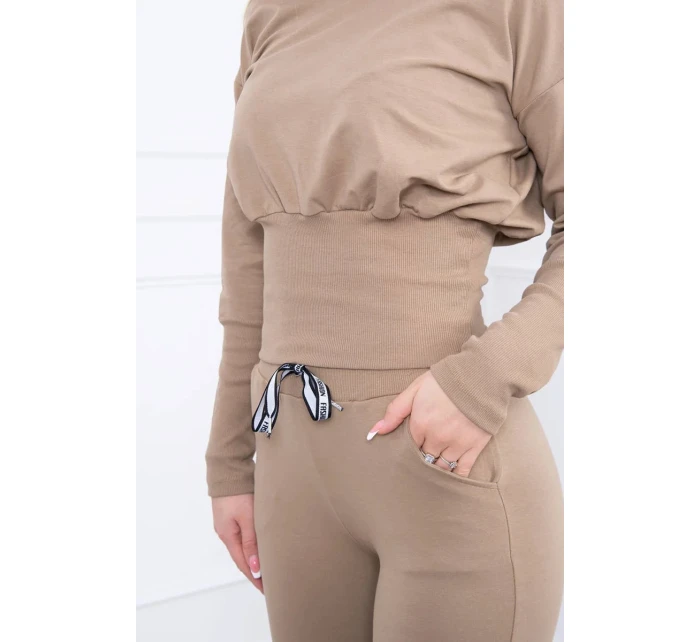 Komplet z szerokimi ściągaczami camelowy