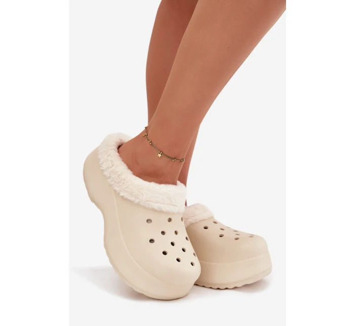 Pěnové dámské pantofle s kožešinou béžové model 21772602 - Boto