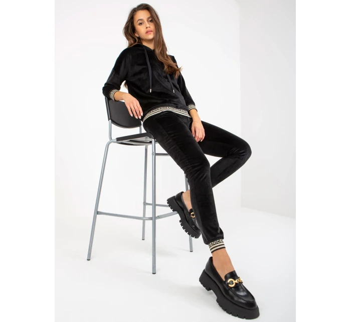 Souprava RV KMPL 8286.40 černá Souprava RV KMPL 8286.40 černá