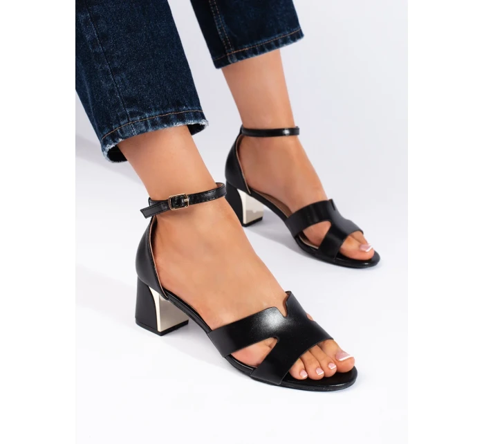 Jedinečné dámské černé sandály na širokém podpatku Jedinečné dámské černé sandály na širokém podpatku