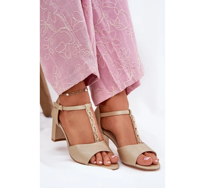 Dámské Sandály Na Podpatku S Dekorativním Páskem Eko Kůže Zlaté Triavera Dámské Sandály Na Podpatku S Dekorativním Páskem Eko Kůže Zlaté Triavera