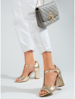 Trendy zlaté dámské  sandály na širokém podpatku