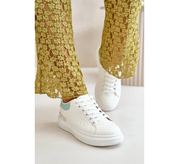 Nízké Dámské Tenisky Na Platformě Z Eko Kůže Bílá-Zelená Nevelena Nízké Dámské Tenisky Na Platformě Z Eko Kůže Bílá-Zelená Nevelena