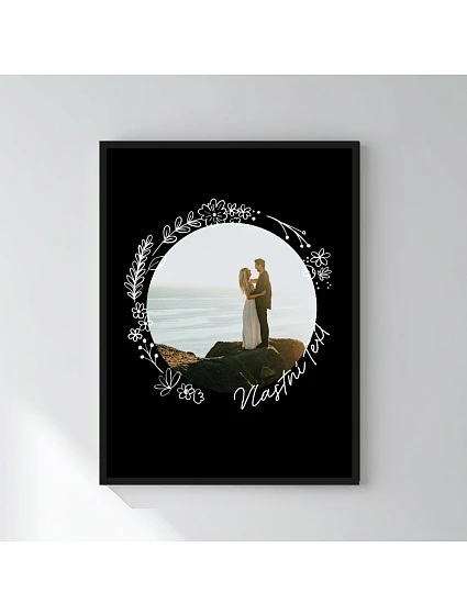 Personalizovaný magický fotoobraz v rámu - 30x40 - květinové orámování Personalizovaný magický fotoobraz v rámu - 30x40 - květinové orámování