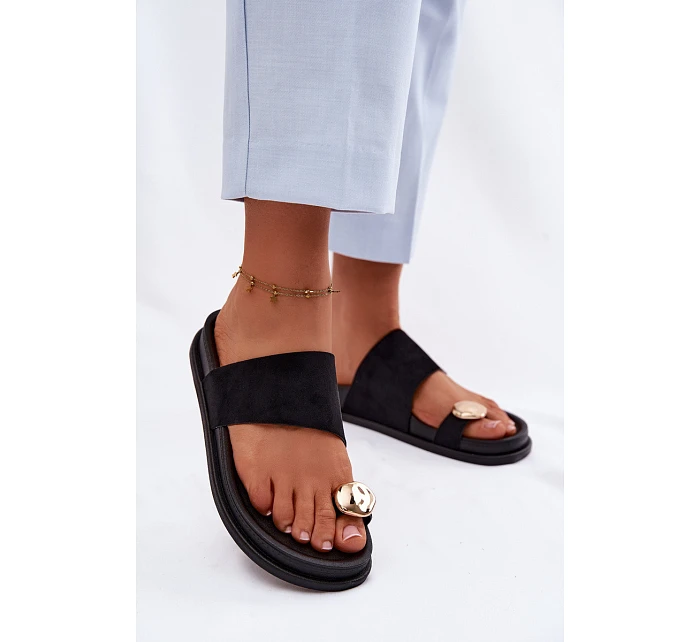 Dámské Pantofle Černé se Zlatým Detalem model 22122586 - Boto