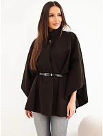 Dámské pončo s páskem a vysokým límcem model 22366866 hnědá - K-Fashion Dámské pončo s páskem a vysokým límcem model 22366866 hnědá - K-Fashion