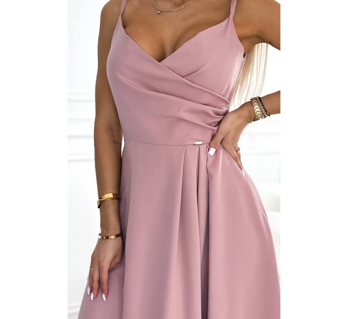 CHIARA Elegantní dlouhé dámské maxi šaty na ramínkách ve špinavě růžové barvě model 20119792 - numoco CHIARA Elegantní dlouhé dámské maxi šaty na ramínkách ve špinavě růžové barvě model 20119792 - numoco