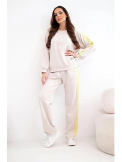 Dámská tepláková souprava Masełko s lampasy a volnou mikinou béžová
