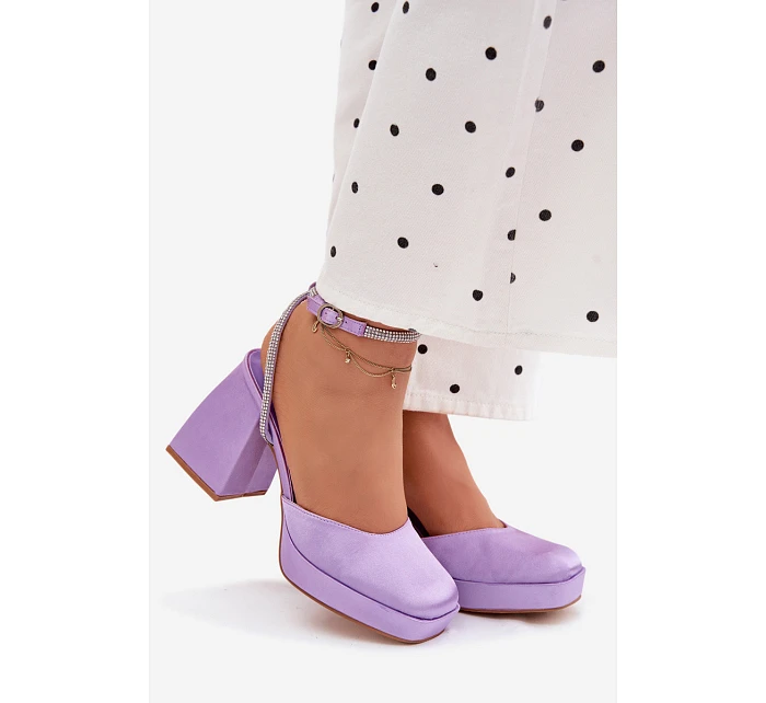 Dámské sandály s masivním podpatkem typu sloupek s páskem a kamínky Fialové Seraphina Dámské sandály s masivním podpatkem typu sloupek s páskem a kamínky Fialové Seraphina