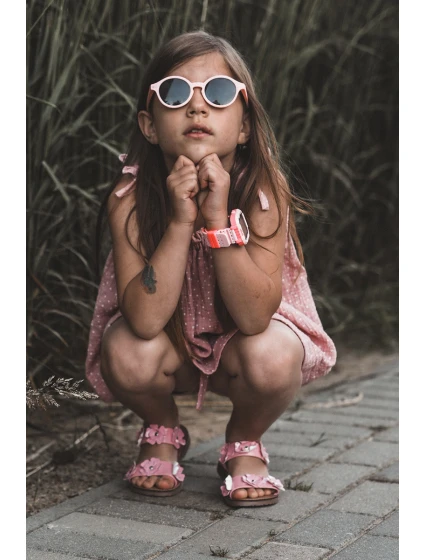 Lakýrované dětské sandálky ozdobené květy Růžové Tinette