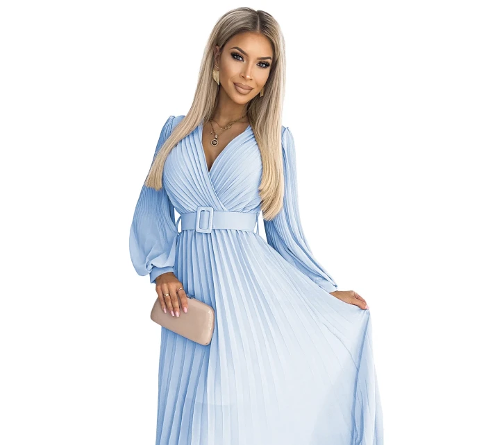 KLARA Dámské plisované šaty v barvě s výstřihem a opaskem model 20728185 - numoco basic