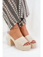 Dámské sandály z eko kůže na podpatku a platformě světle béžové Tamirella Dámské sandály z eko kůže na podpatku a platformě světle béžové Tamirella
