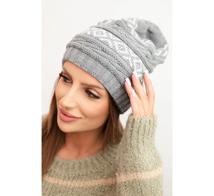 Dámská zimní čepice s vzorem a vlnou model 21725332 šedá - K-Fashion