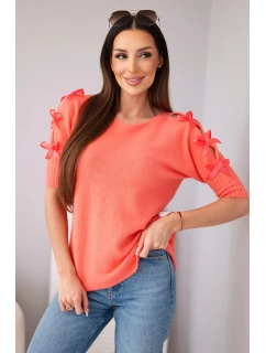 Dámský svetr s krátkým rukávem a ozdobnými mašlemi malinový