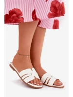 Dámské Pantofle Na Plochém Podpatku S Eko Kůže Bílé model 21688606 - Boto