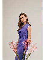 S410 Šaty áčkového střihu s vázáním a výstřihem do V - fialové