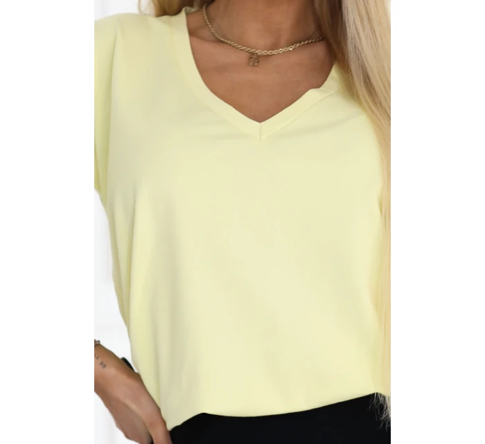 665-1 Dámská bavlněná halenka s výstřihem do V a krátkými rukávy - máslově žlutá
