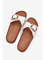 Dámské pantofle na korkové platformě s přezkou – bílé